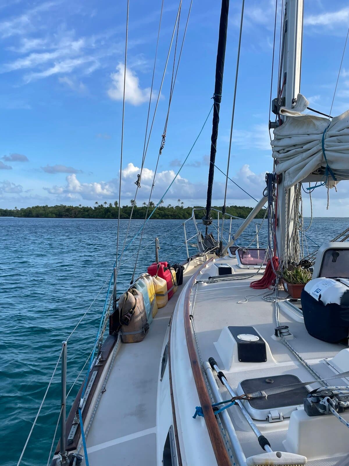 Catamaran stern view with turquoise water