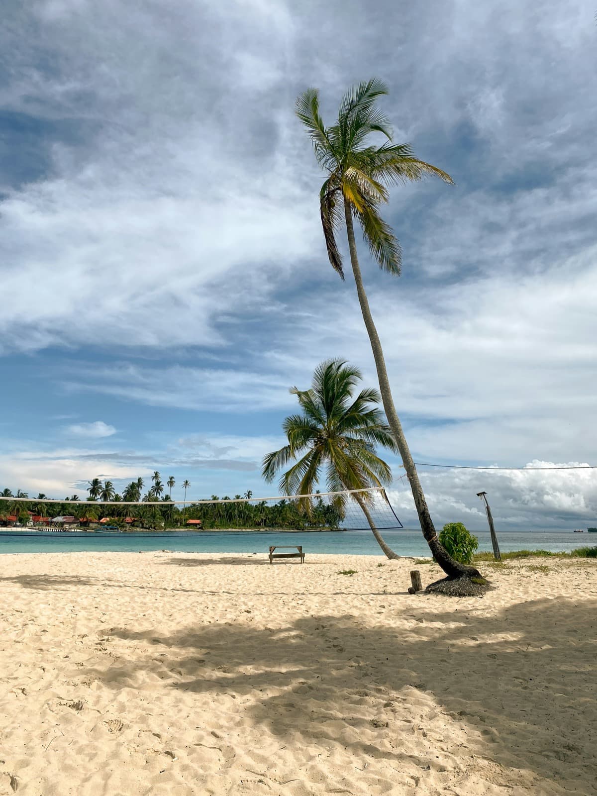 Crystal clear water around San Blas islands